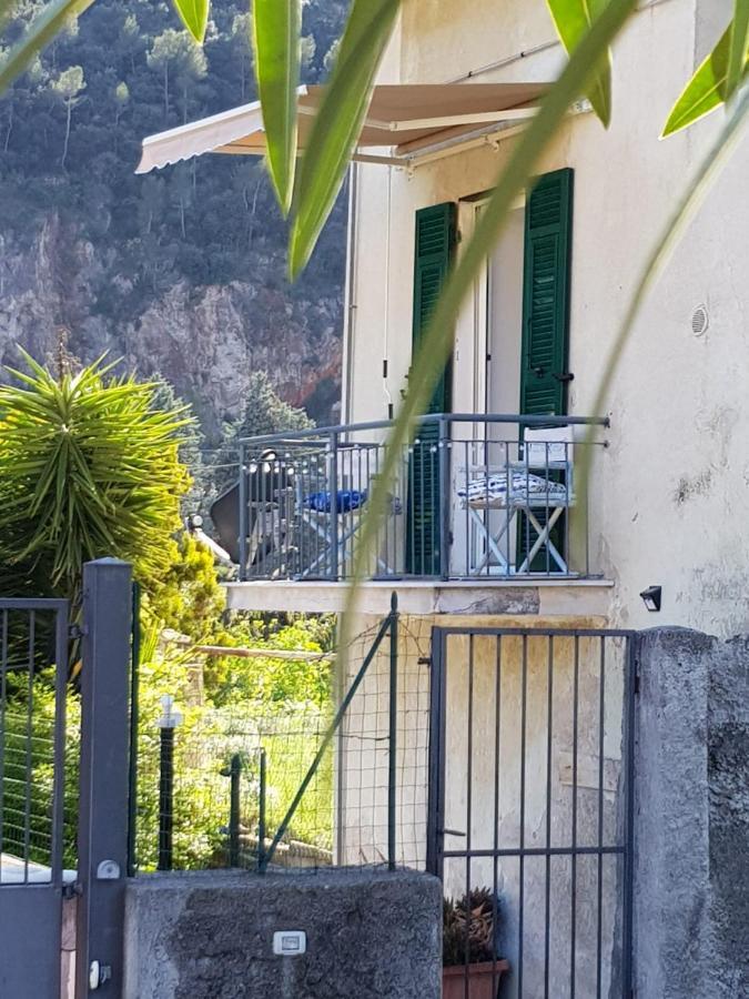 Mini Ca Del Borgo Apartment Finale Ligure Exterior photo